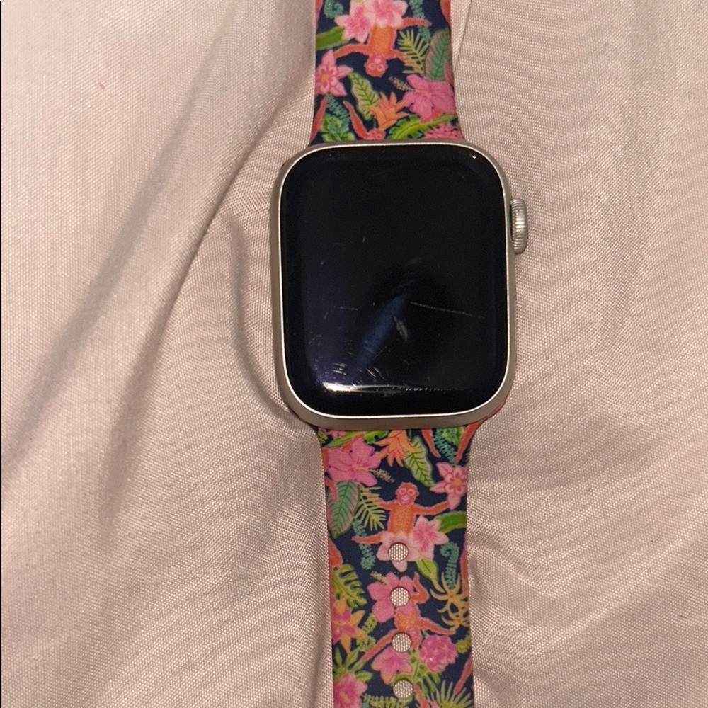 COPY - Series 7 Apple Watch-works great with minor scratch/crack on the screen